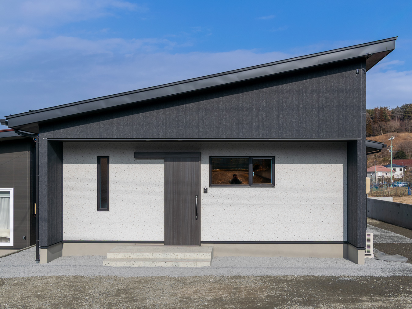 【　遊ぶ・隠す・整う。ミニマルに見えて大容量な家族想いの家　】 写真